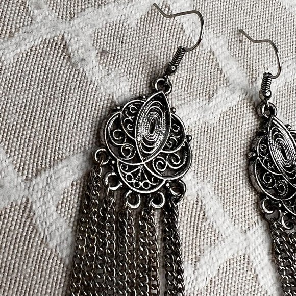 Fringe Tassel Dangle Earrings Pewter Silver Tone Art Deco Vintage Look - Picture 3 of 4